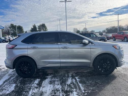 2022 Ford Edge ST Line