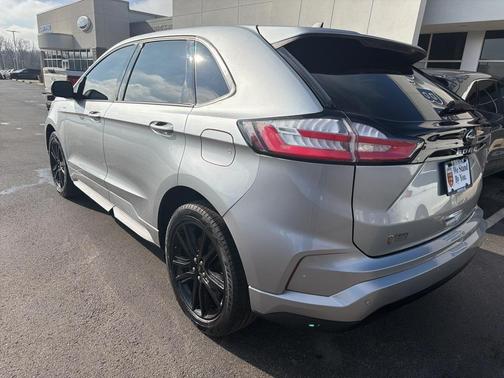 2022 Ford Edge ST Line
