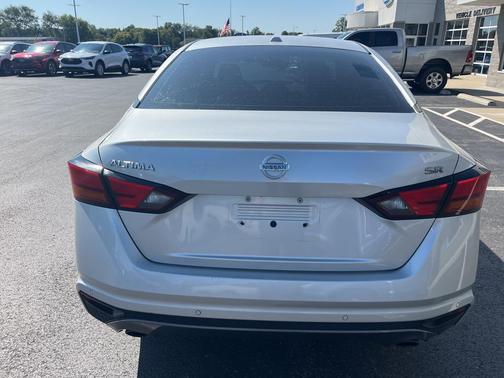 2020 Nissan Altima SR FWD