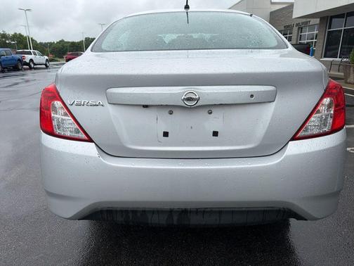 Brilliant Silver 2018 Nissan Versa 1.6 S