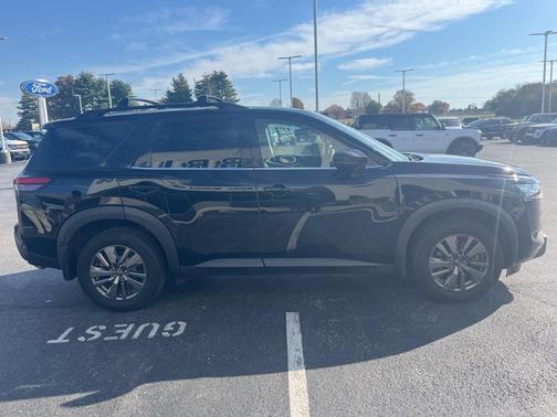 2023 Nissan Pathfinder SV 4WD