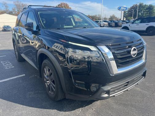 2023 Nissan Pathfinder SV 4WD