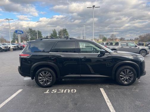2023 Nissan Pathfinder SV 4WD