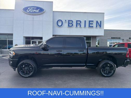 Diamond Black Crystal Pearlcoat 2024 RAM 2500 Laramie Crew Cab 4x4 6'4' Box