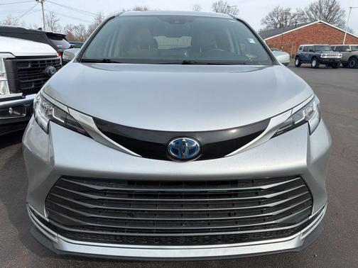 2024 Toyota Sienna Limited