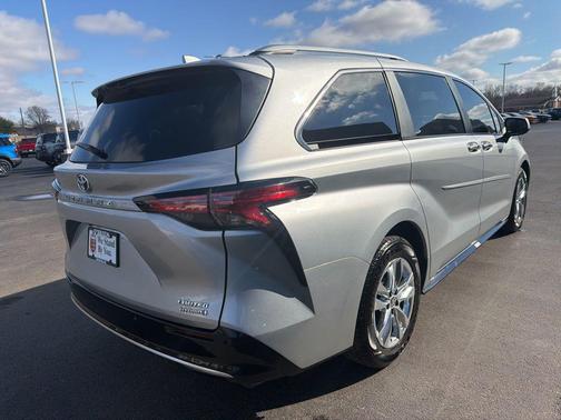 2024 Toyota Sienna Limited