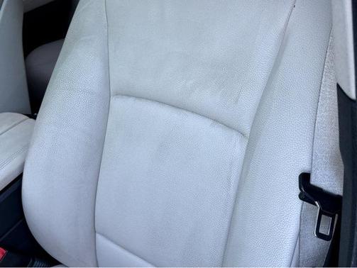2011 BMW 528 i