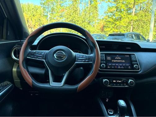 2019 Nissan Kicks SR