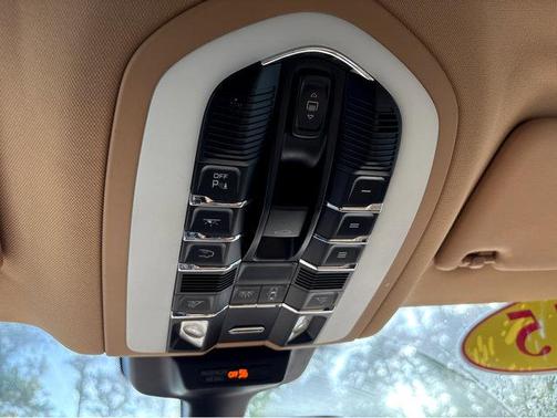 2015 Porsche Macan S