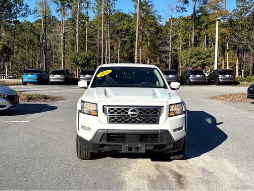 2022 Nissan Frontier SV