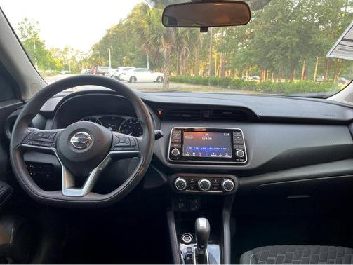 2021 Nissan Kicks S