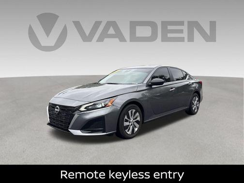 Gun Metallic 2025 Nissan Altima S