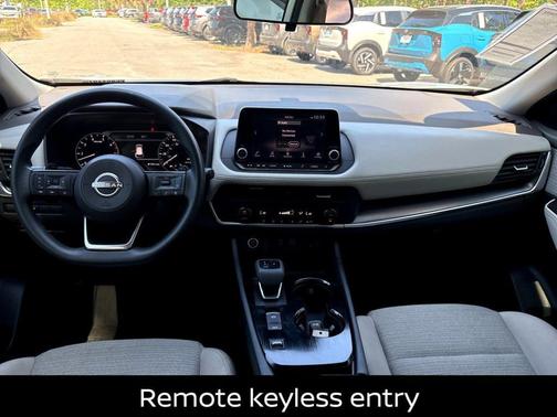 Pearl 2025 Nissan Rogue SV