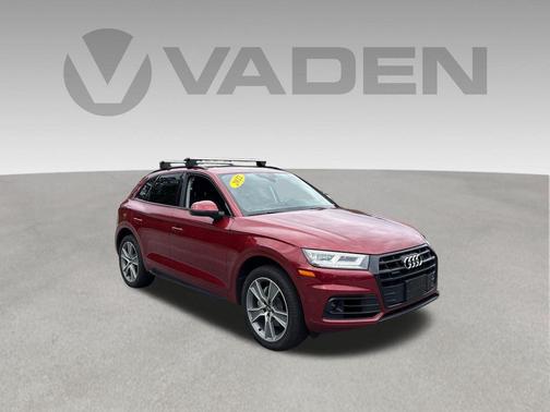Matador Red Metallic 2020 Audi Q5 40 Premium Plus