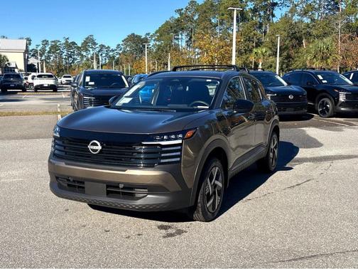 Canyon Bronze M 2026 Nissan Kicks SV