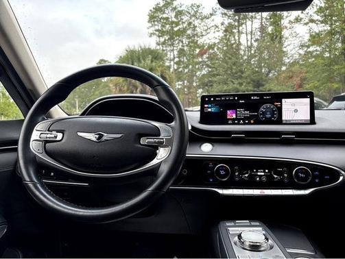 2023 Genesis GV70 2.5T