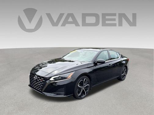 Black 2024 Nissan Altima 2.5 SR