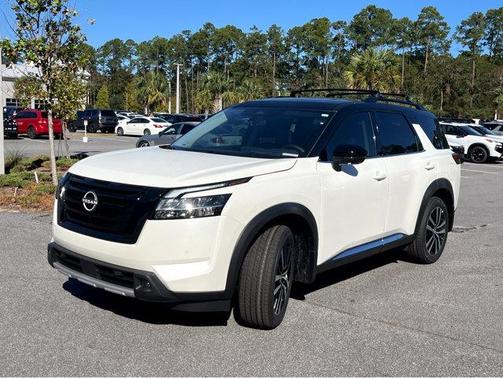 2024 Nissan Pathfinder Platinum