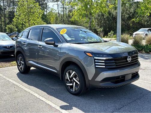 Gun Metallic 2025 Nissan Kicks SV