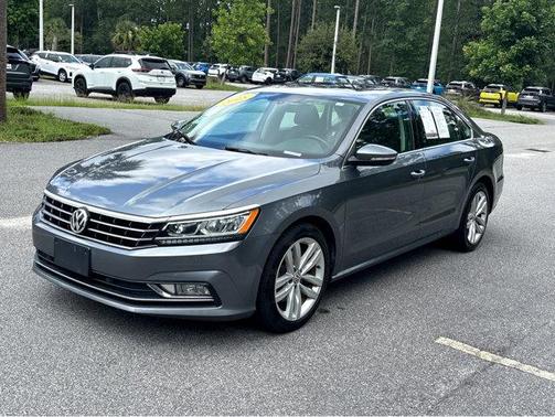 2018 Volkswagen Passat 2.0T SE w/ Technology