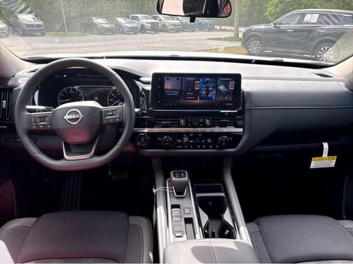 Everest White P 2026 Nissan Pathfinder SV
