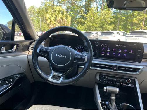 2022 Kia K5 EX