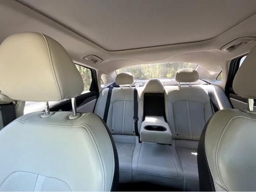 2022 Kia K5 EX