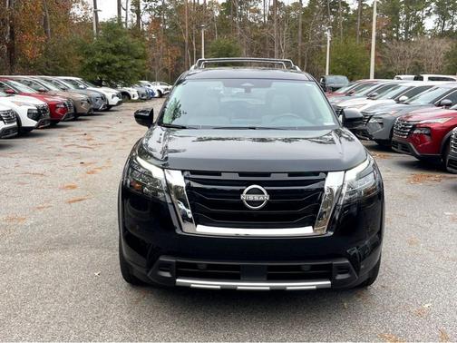 Black 2025 Nissan Pathfinder SL