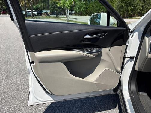 Crystal White Tri-Coat 2020 Cadillac XT4 Premium Luxury