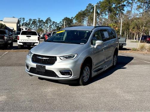 2022 Chrysler Pacifica Touring-L