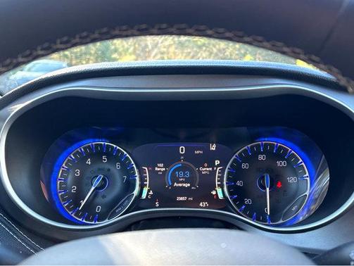 2022 Chrysler Pacifica Touring-L