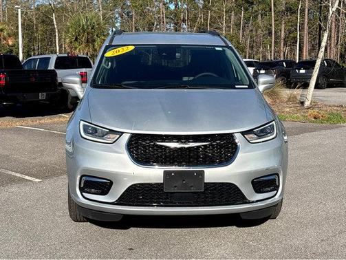 2022 Chrysler Pacifica Touring-L