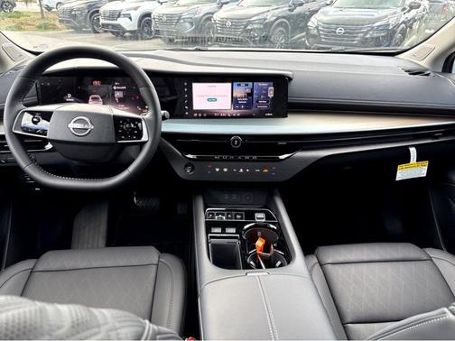 Everest White P 2026 Nissan Murano Platinum