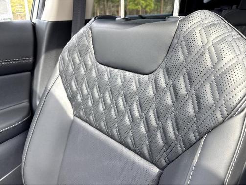 Everest White P 2026 Nissan Murano Platinum