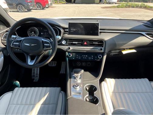 2025 Genesis G70 2.5T