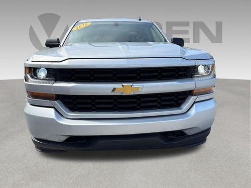 Silver Ice Metallic 2018 Chevrolet Silverado 1500 Custom