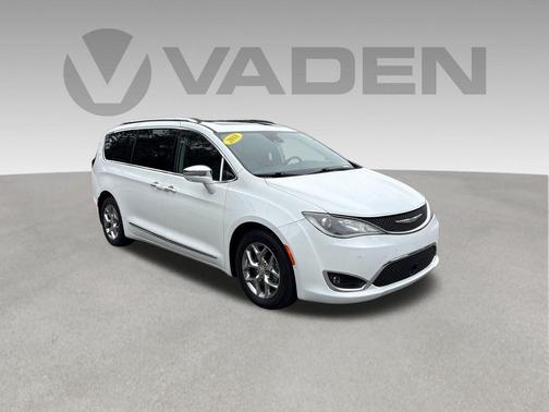 Bright White Clearcoat 2018 Chrysler Pacifica Limited