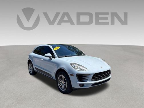 White 2018 Porsche Macan