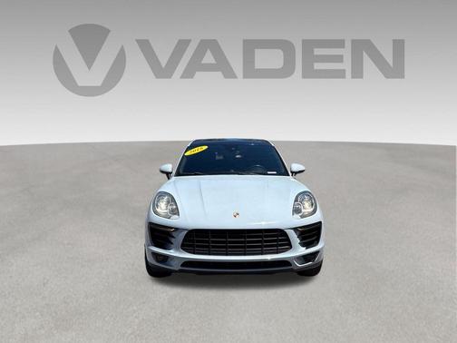 White 2018 Porsche Macan