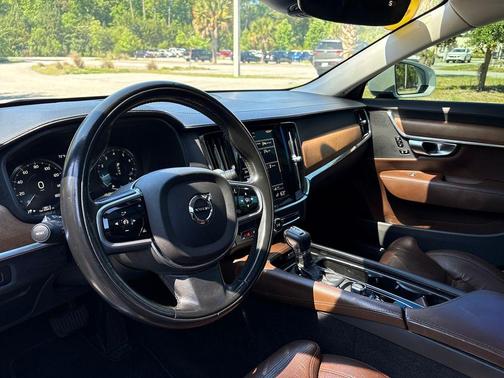Crystal White Pearl 2018 Volvo S90 T6 Inscription