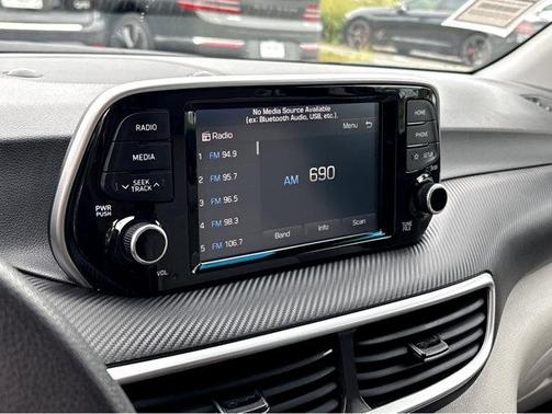 2021 Hyundai TUCSON SE