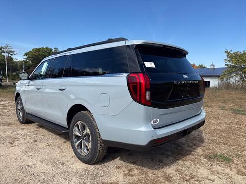 Glacier Gray Metallic 2027 Ford Expedition Max ACTIVE