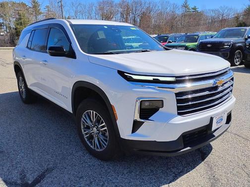 Summit White 2025 Chevrolet Traverse LT
