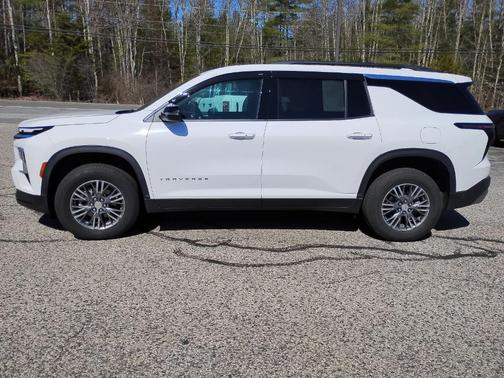 Summit White 2025 Chevrolet Traverse LT