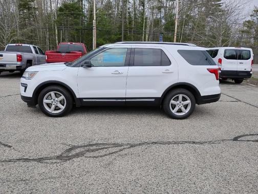 Oxford White 2019 Ford Explorer XLT