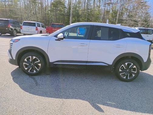 Fresh Powder 2025 Nissan Kicks SV