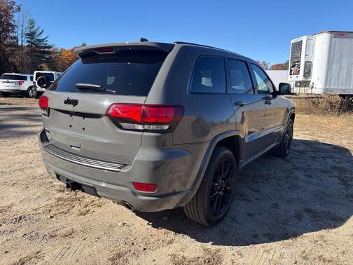 Sting Gray Clearcoat 2019 Jeep Grand Cherokee Altitude