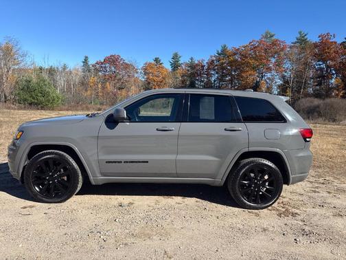 Sting Gray Clearcoat 2019 Jeep Grand Cherokee Altitude