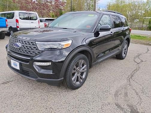 Black Metallic 2023 Ford Explorer XLT