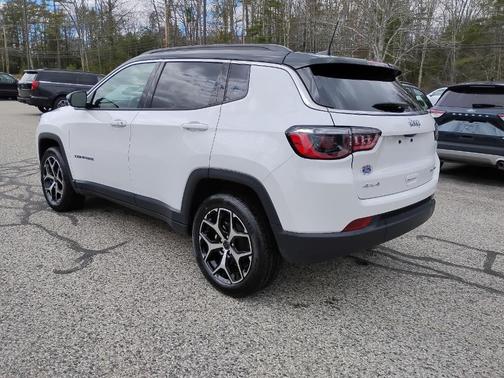 Bright White Clearcoat 2025 Jeep Compass Limited